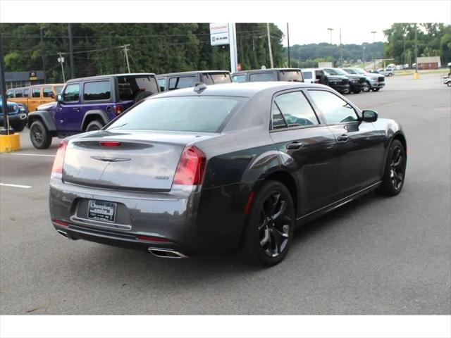 2023 Chrysler 300 Touring L