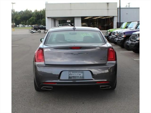2023 Chrysler 300 Touring L