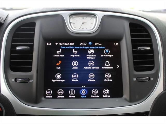 2023 Chrysler 300 Touring L