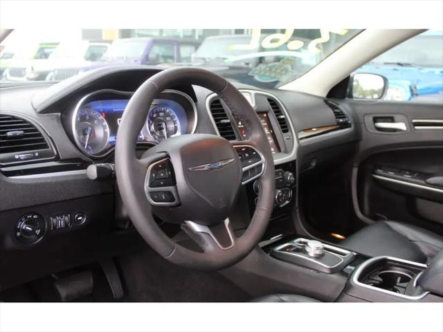 2023 Chrysler 300 Touring L