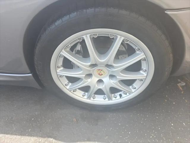 2001 Porsche 911 Carrera 4