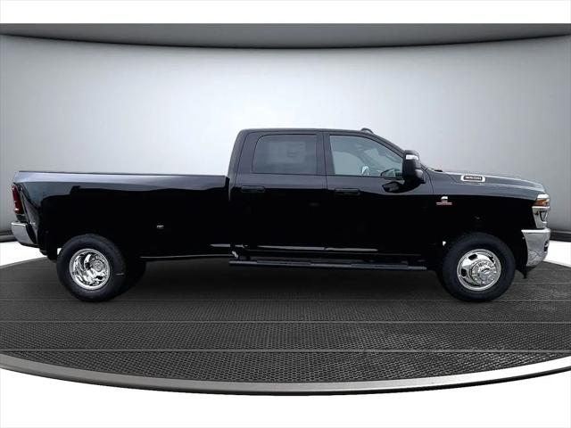 2026 Ram 3500 Tradesman Crew Cab 4x4 8 Box