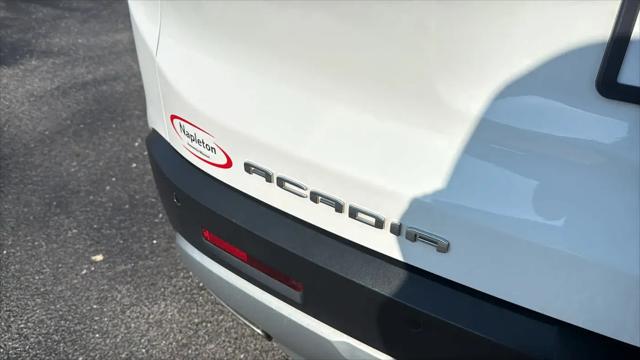 2023 GMC Acadia AWD SLT