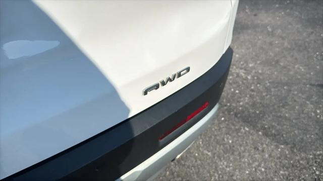 2023 GMC Acadia AWD SLT