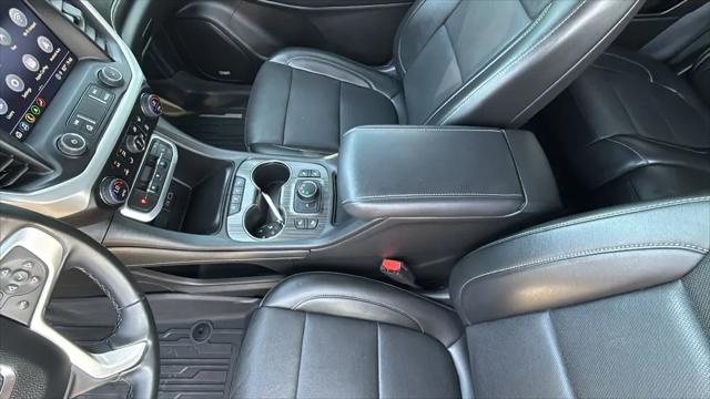 2023 GMC Acadia AWD SLT