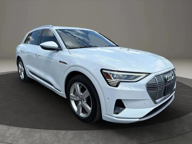 2019 Audi e-tron Premium Plus