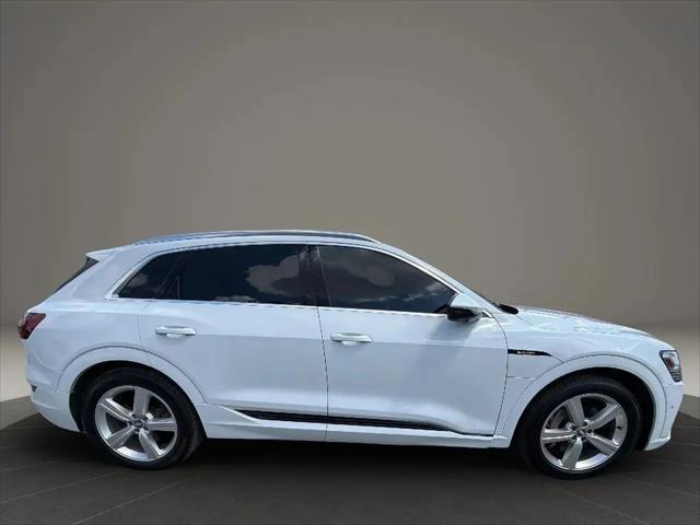 2019 Audi e-tron Premium Plus