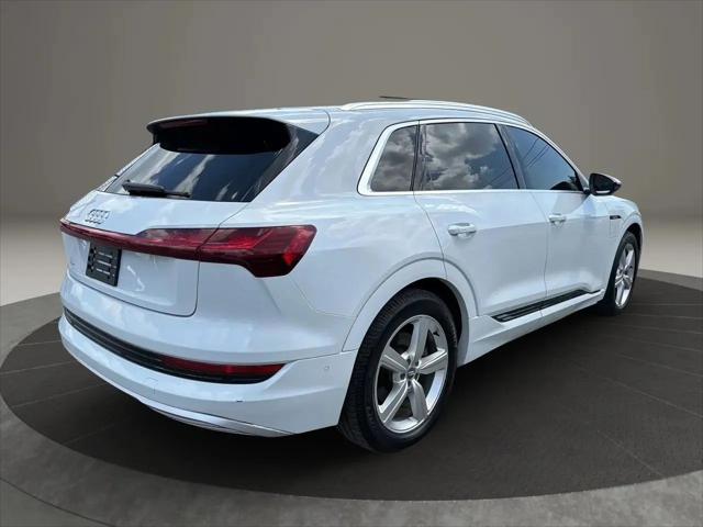 2019 Audi e-tron Premium Plus
