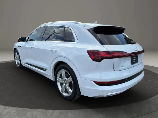 2019 Audi e-tron Premium Plus