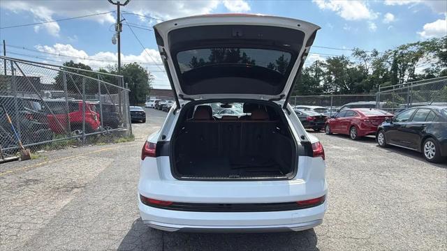 2019 Audi e-tron Premium Plus
