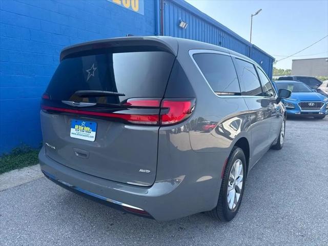 2025 Chrysler Pacifica Select