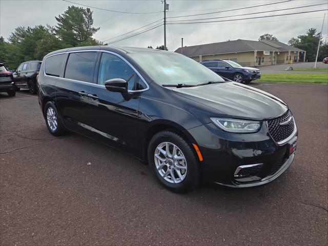 2023 Chrysler Pacifica Touring L for sale in Hatfield, PA