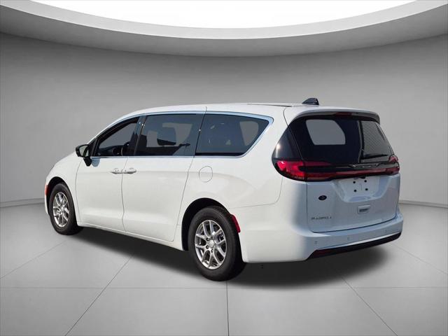 2027 Chrysler Pacifica PACIFICA SELECT