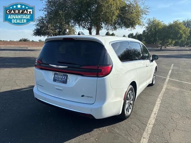 2024 Chrysler Pacifica Hybrid Select