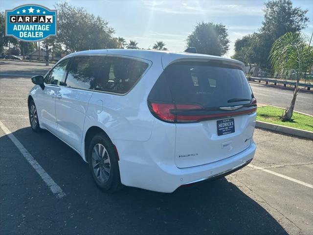 2024 Chrysler Pacifica Hybrid Select