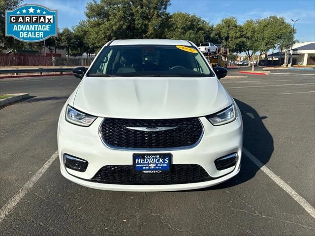 2024 Chrysler Pacifica Hybrid Select