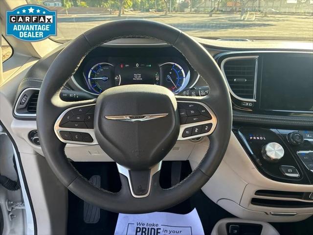 2024 Chrysler Pacifica Hybrid Select