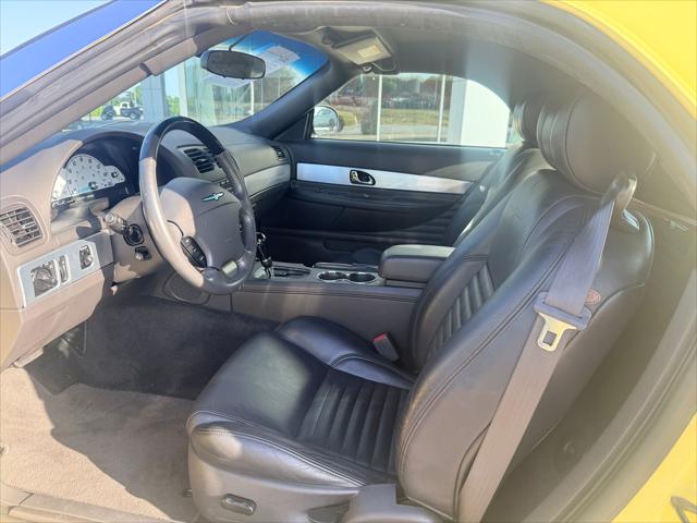 2002 Ford Thunderbird Base
