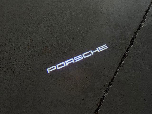 2026 Porsche Macan Unknown