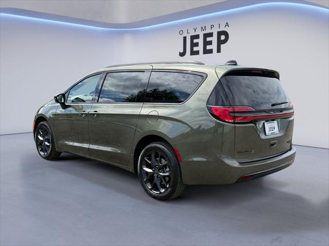 2027 Chrysler Pacifica Limited