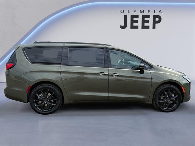 2027 Chrysler Pacifica Limited