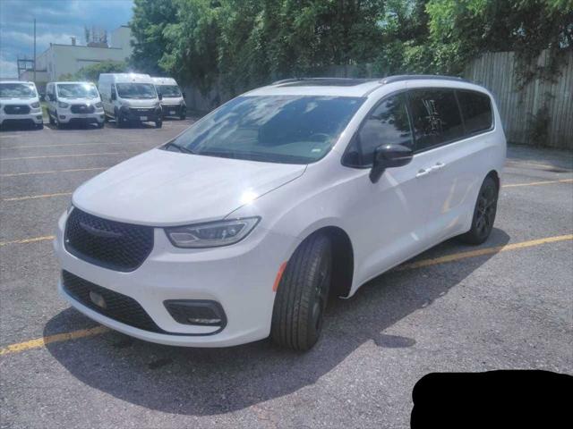 2025 Chrysler Pacifica Limited for sale in Toledo, OH