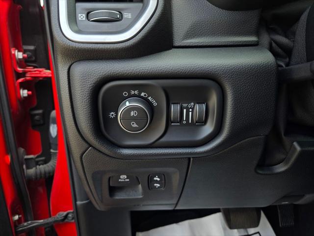 2019 Ram 1500 Big Horn/Lone Star Crew Cab 4x4 5'7" Box