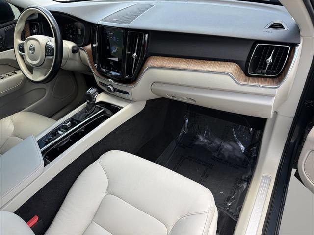 2021 Volvo XC60 T6 Momentum