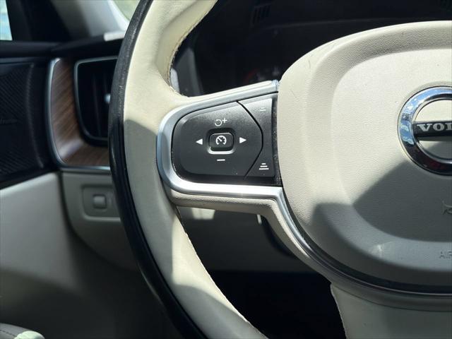 2021 Volvo XC60 T6 Momentum