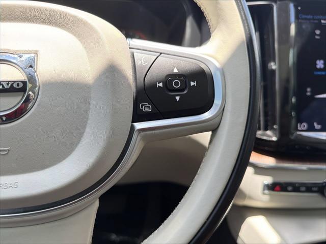 2021 Volvo XC60 T6 Momentum