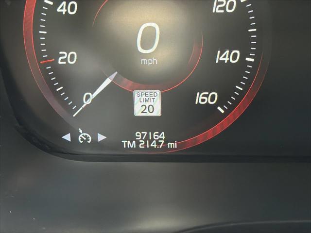 2021 Volvo XC60 T6 Momentum