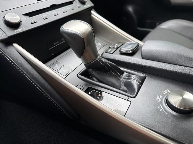 2016 Lexus IS 300 300