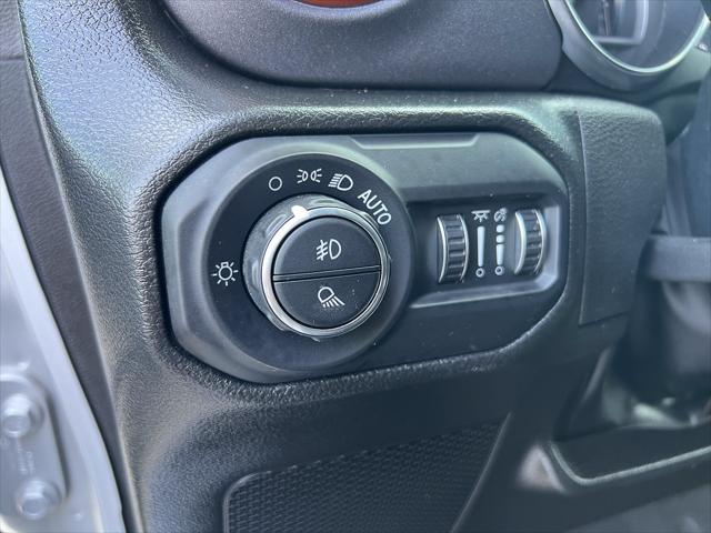 2022 Jeep Gladiator Sport