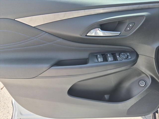 2026 Buick NV Sport Touring FWD