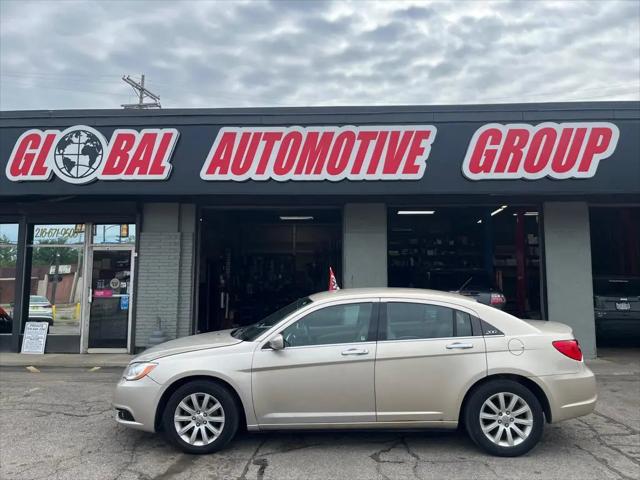 2014 Chrysler 200 Limited for sale in Cleveland, OH