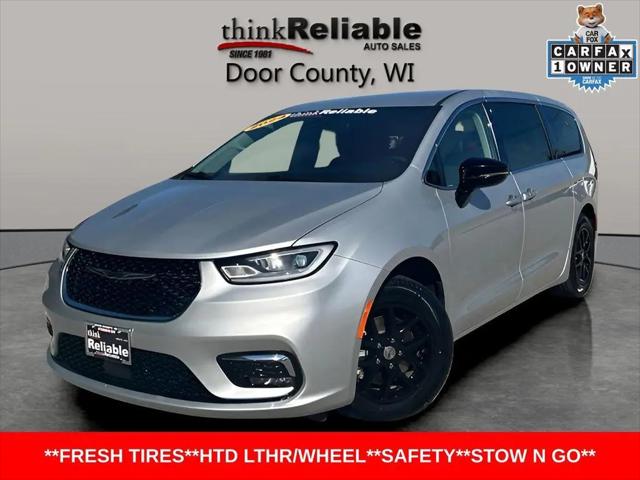 2024 Chrysler Pacifica Touring L for sale in Sturgeon Bay, WI