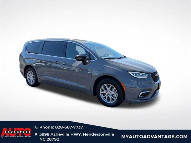 2025 Chrysler Pacifica Select for sale in Hendersonville, NC