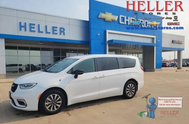 2024 Chrysler Pacifica Hybrid Select for sale in El Paso, IL