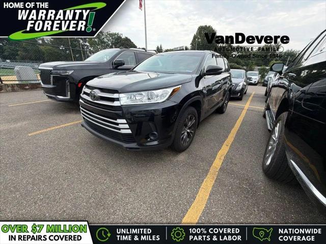 2018 Toyota Highlander LE for sale in Akron, OH