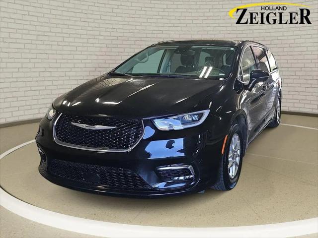2024 Chrysler Pacifica Touring L for sale in Holland, MI