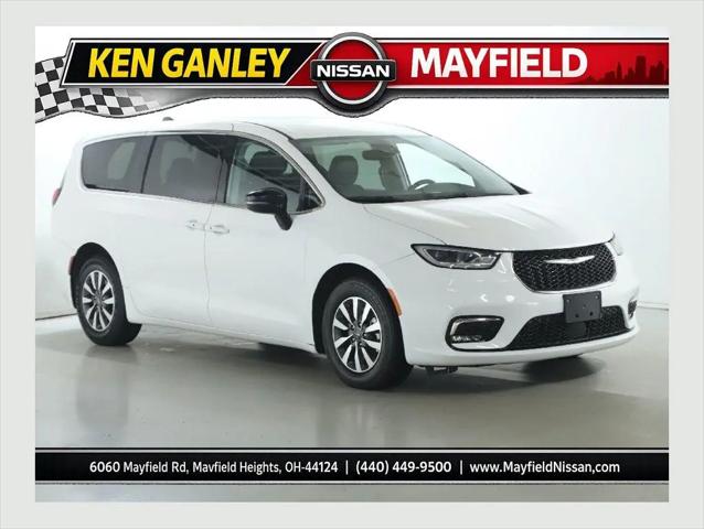 2024 Chrysler Pacifica Hybrid Select for sale in Mayfield Heights, OH