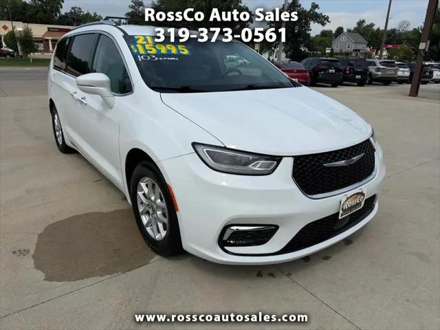 2021 Chrysler Pacifica Touring L for sale in Cedar Rapids, IA