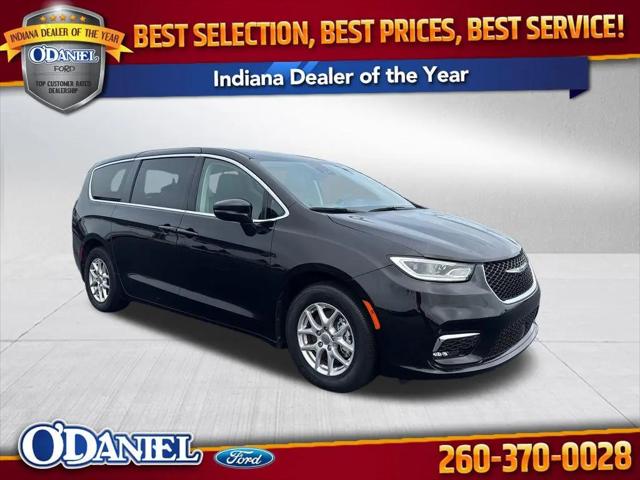2024 Chrysler Pacifica Touring L for sale in New Haven, IN