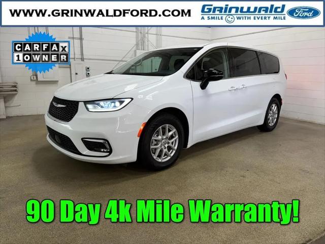 2024 Chrysler Pacifica Touring L for sale in Watertown, WI
