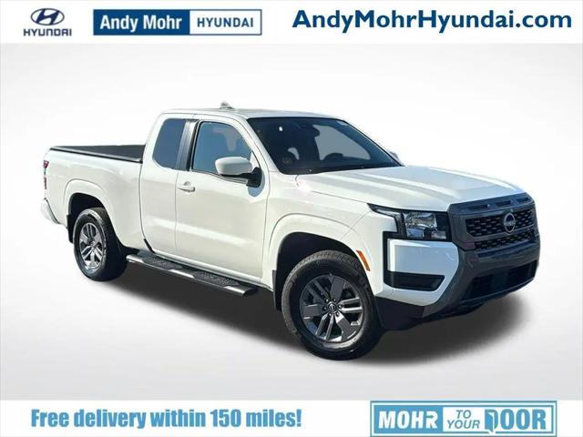 2025 Nissan Frontier King Cab SV 4x4 for sale in Bloomington, IN