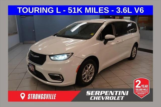 2023 Chrysler Pacifica Touring L for sale in Strongsville, OH