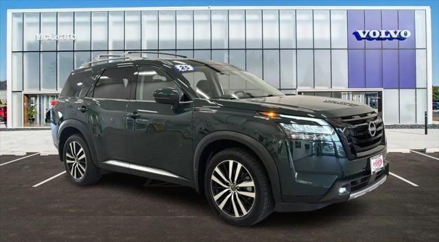 2025 Nissan Pathfinder Platinum 4WD for sale in Barrington, IL