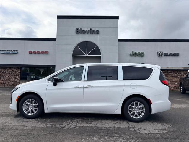 2027 Chrysler Pacifica Select for sale in Potsdam, NY
