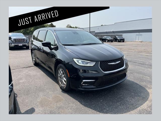 2024 Chrysler Pacifica Touring L for sale in Saint Cloud, MN