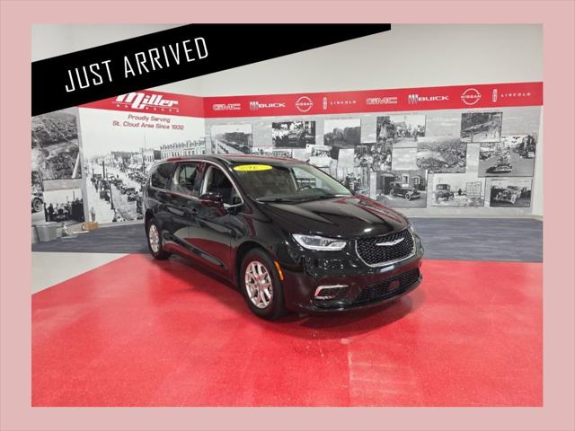 2024 Chrysler Pacifica Touring L for sale in Saint Cloud, MN